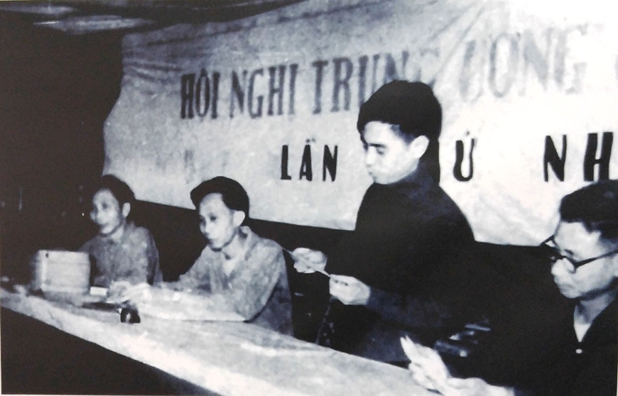 Trung ương Cục Miền Nam lãnh đạo công tác tập kết, chuyển quân ra Bắc (7-1954-2-1955)